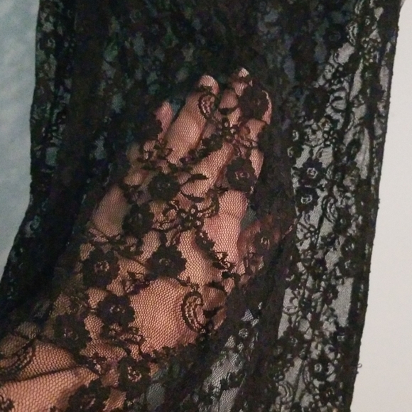 XL Black lace top - Picture 3 of 5
